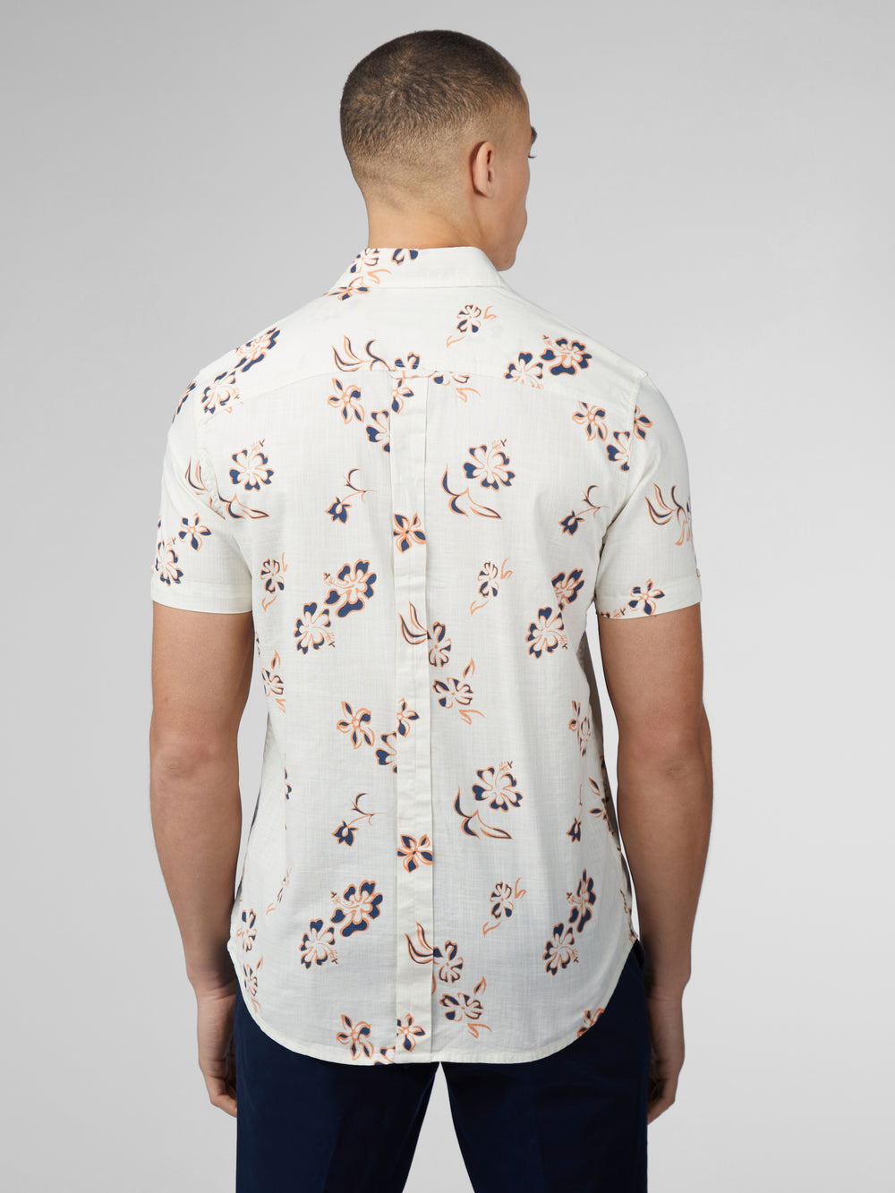 Ben Sherman Signature Linear Floral Ingek Fehér | 241-MGDHAC